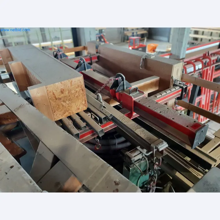 Holzbearbeitende- und metallbearbeitende Maschinen und Warenlager eines Fertighausherstellers -1