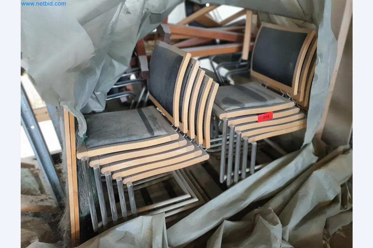 Holzbearbeitende- und metallbearbeitende Maschinen und Warenlager eines Fertighausherstellers -1