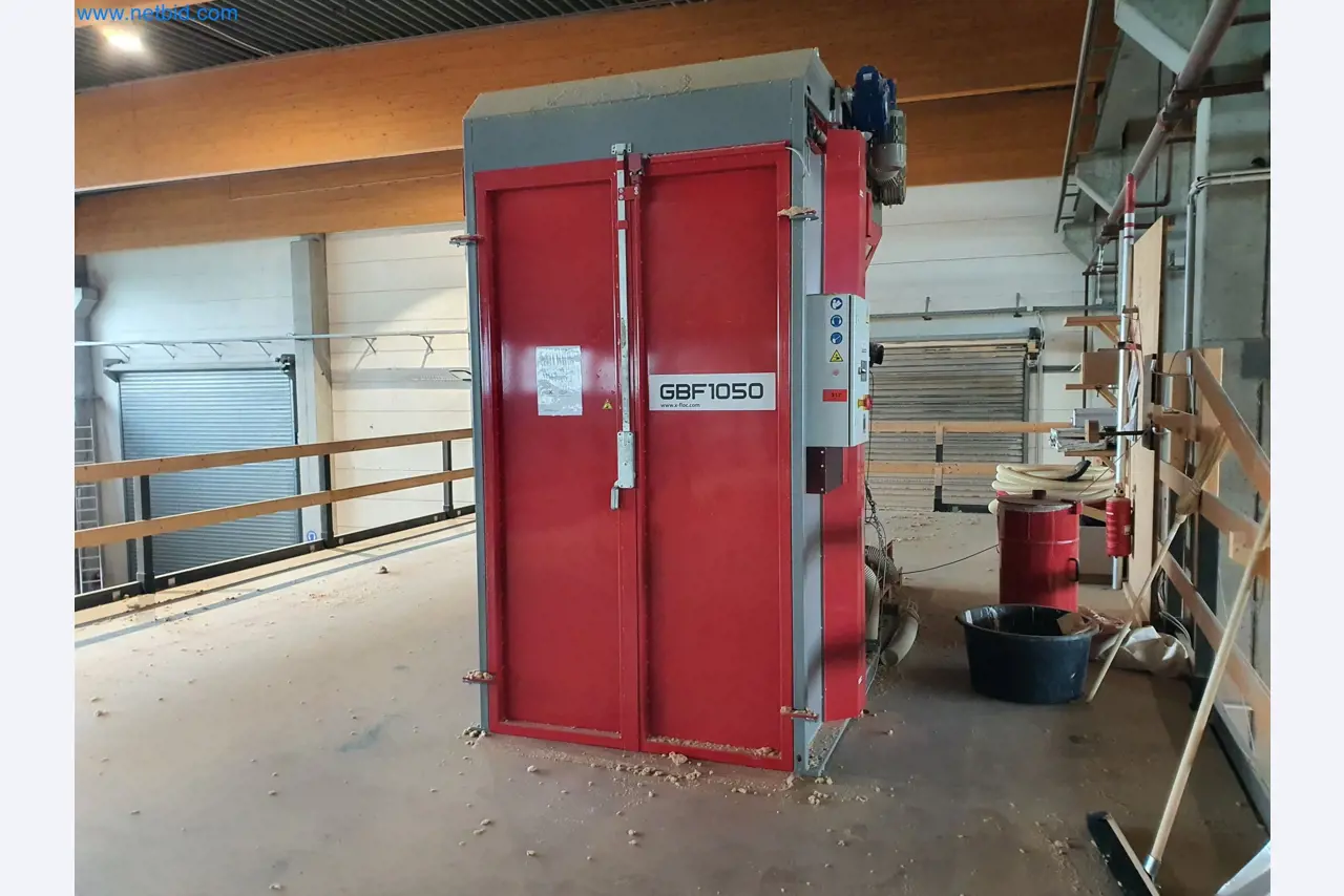 Holzbearbeitende- und metallbearbeitende Maschinen und Warenlager eines Fertighausherstellers -1