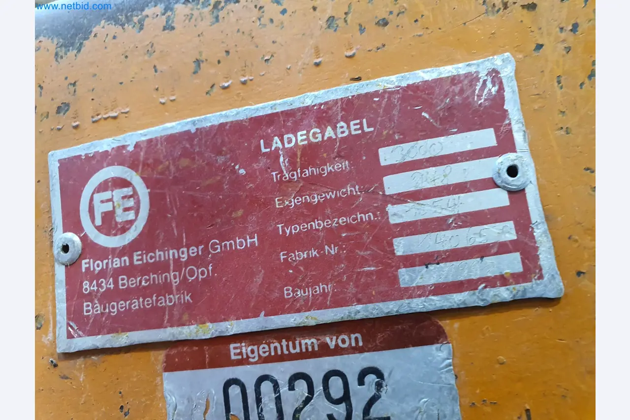 Holzbearbeitende- und metallbearbeitende Maschinen und Warenlager eines Fertighausherstellers -2