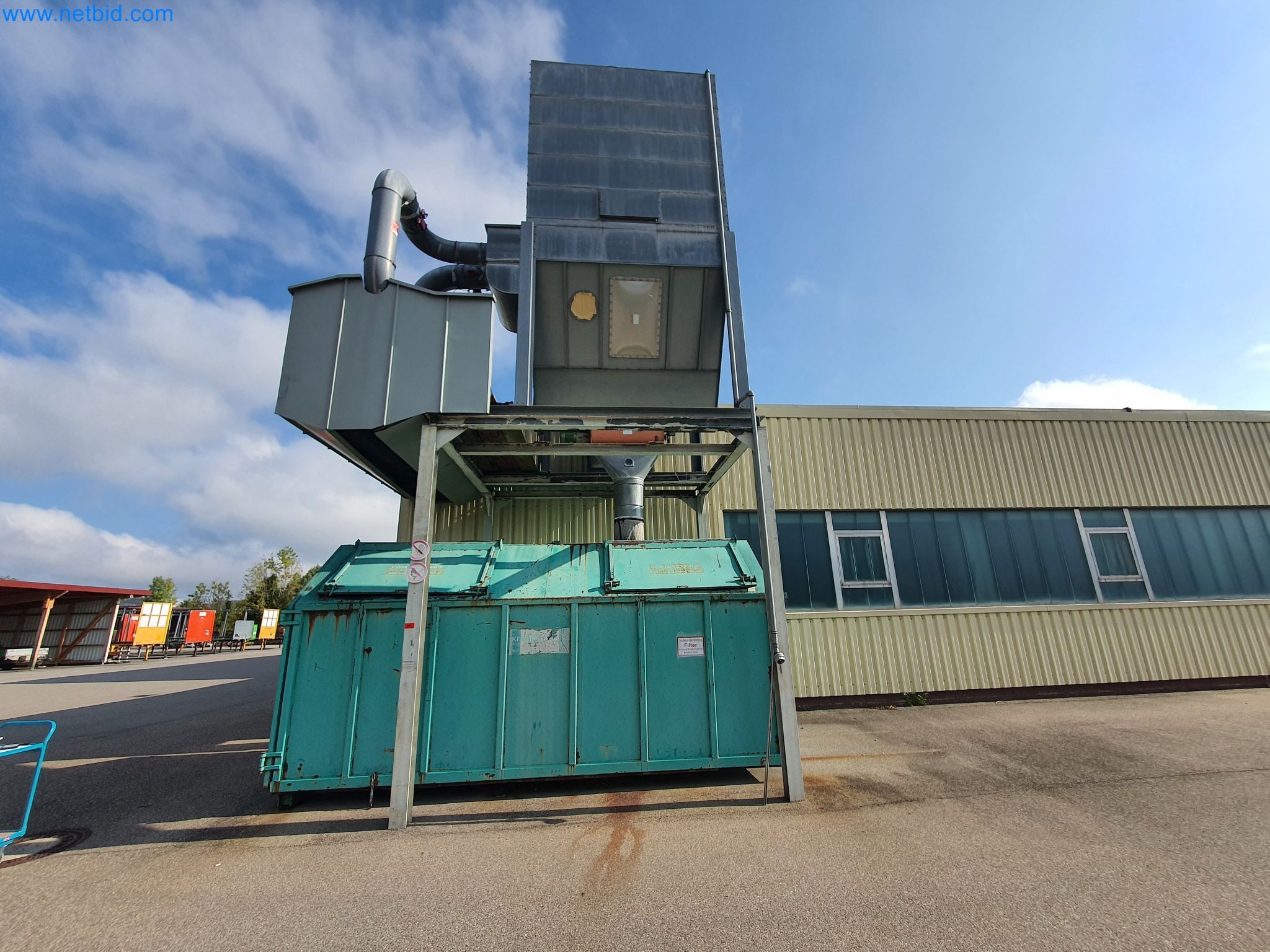 Maszyny do obróbki drewna i metalu oraz magazyn producenta domów prefabrykowanych-1