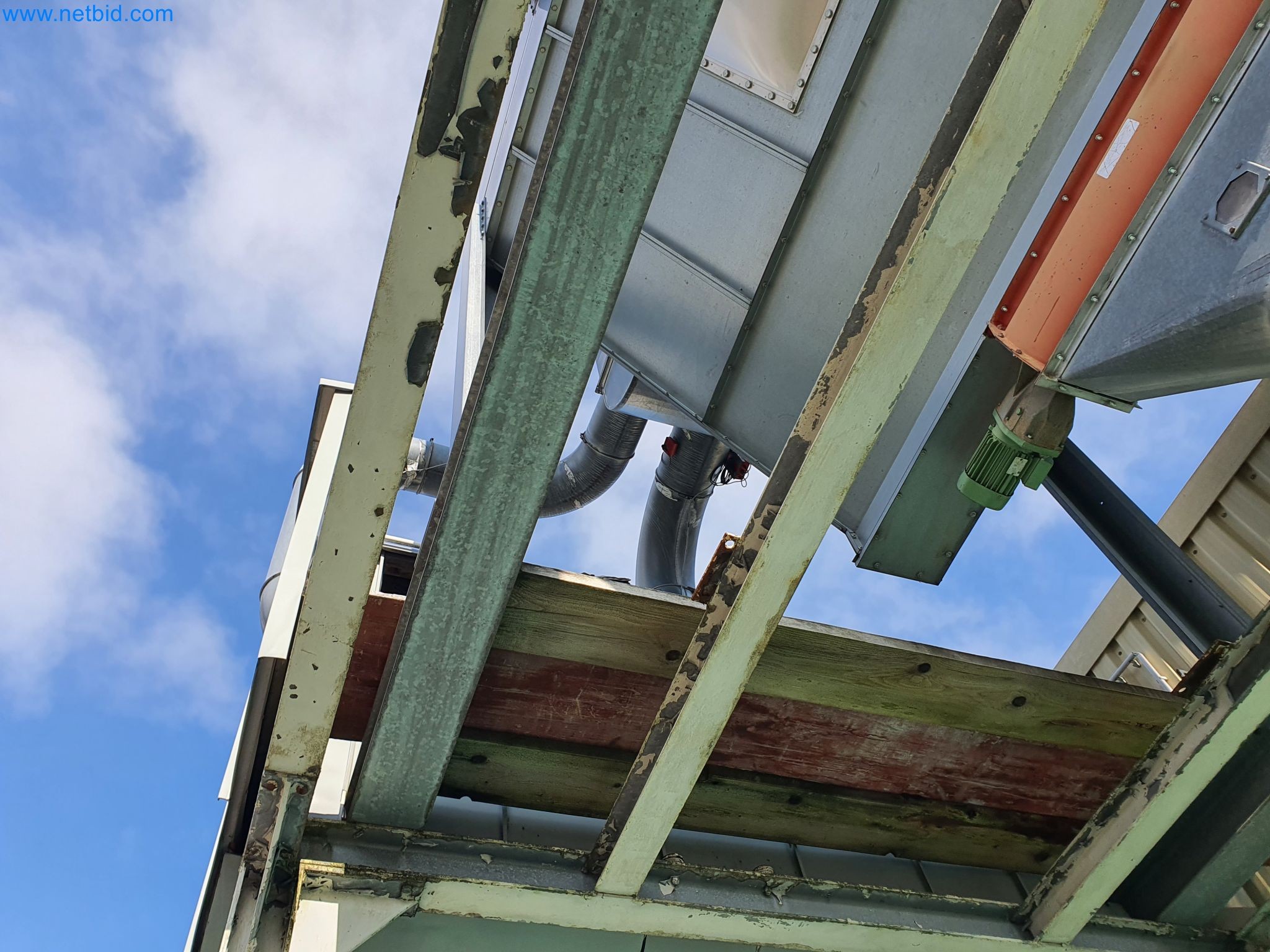 Maszyny do obróbki drewna i metalu oraz magazyn producenta domów prefabrykowanych-8