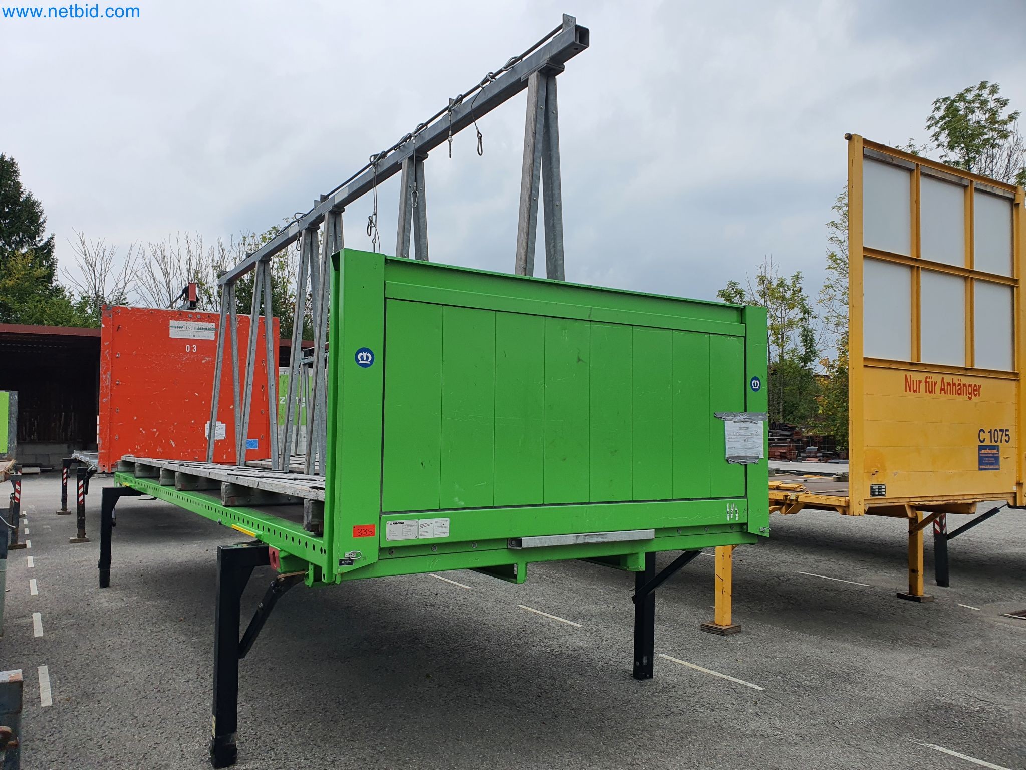 Holzbearbeitende- und metallbearbeitende Maschinen und Warenlager eines Fertighausherstellers -2