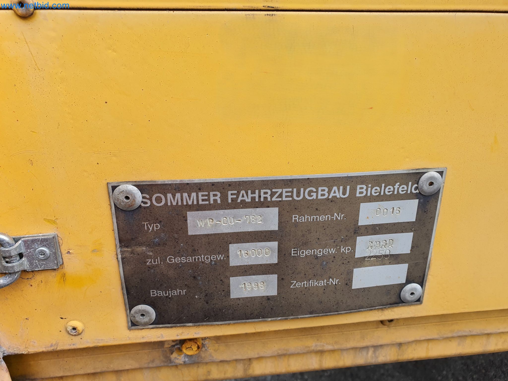 Holzbearbeitende- und metallbearbeitende Maschinen und Warenlager eines Fertighausherstellers -3