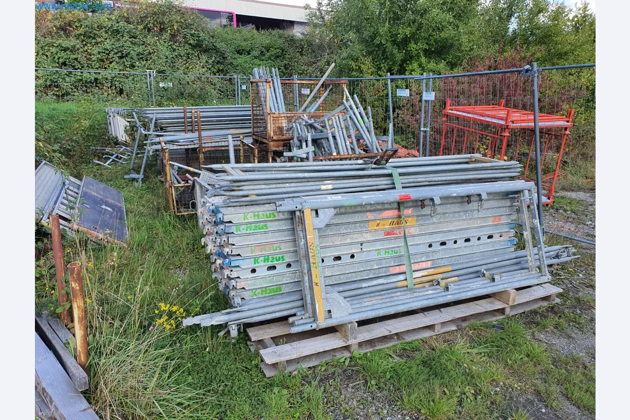 Máquinas para trabajar la madera y el metal y almacén de un fabricante de casas prefabricadas-1