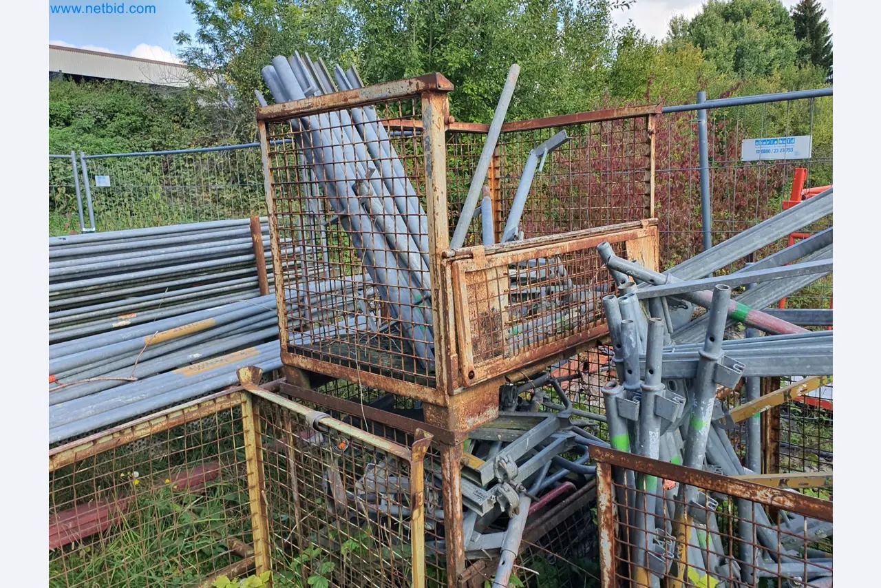 Máquinas para trabajar la madera y el metal y almacén de un fabricante de casas prefabricadas-4