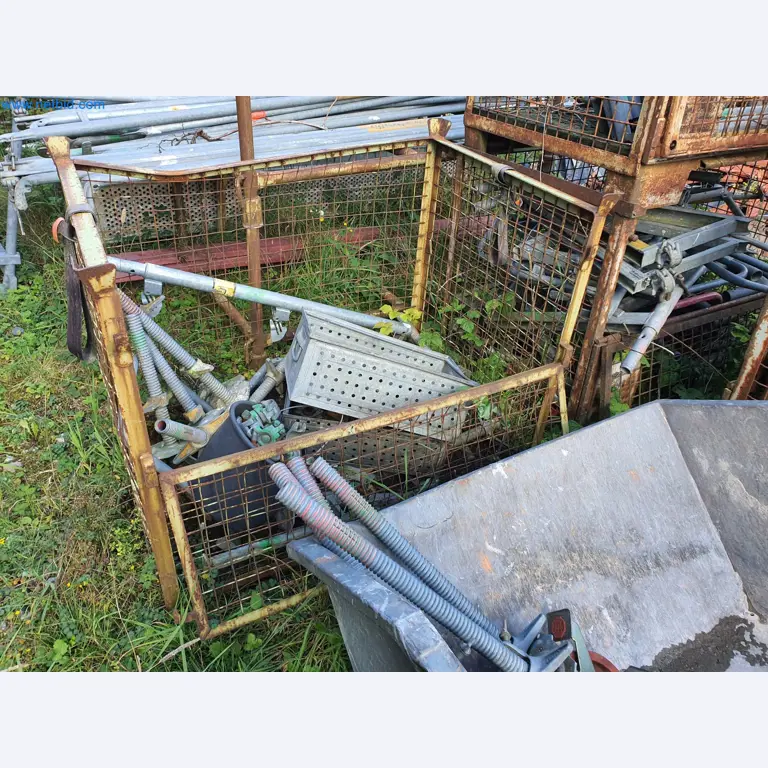 Máquinas para trabajar la madera y el metal y almacén de un fabricante de casas prefabricadas-5