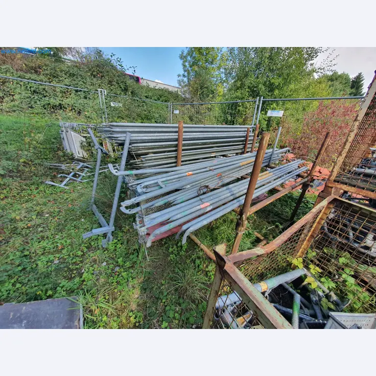 Máquinas para trabajar la madera y el metal y almacén de un fabricante de casas prefabricadas-7