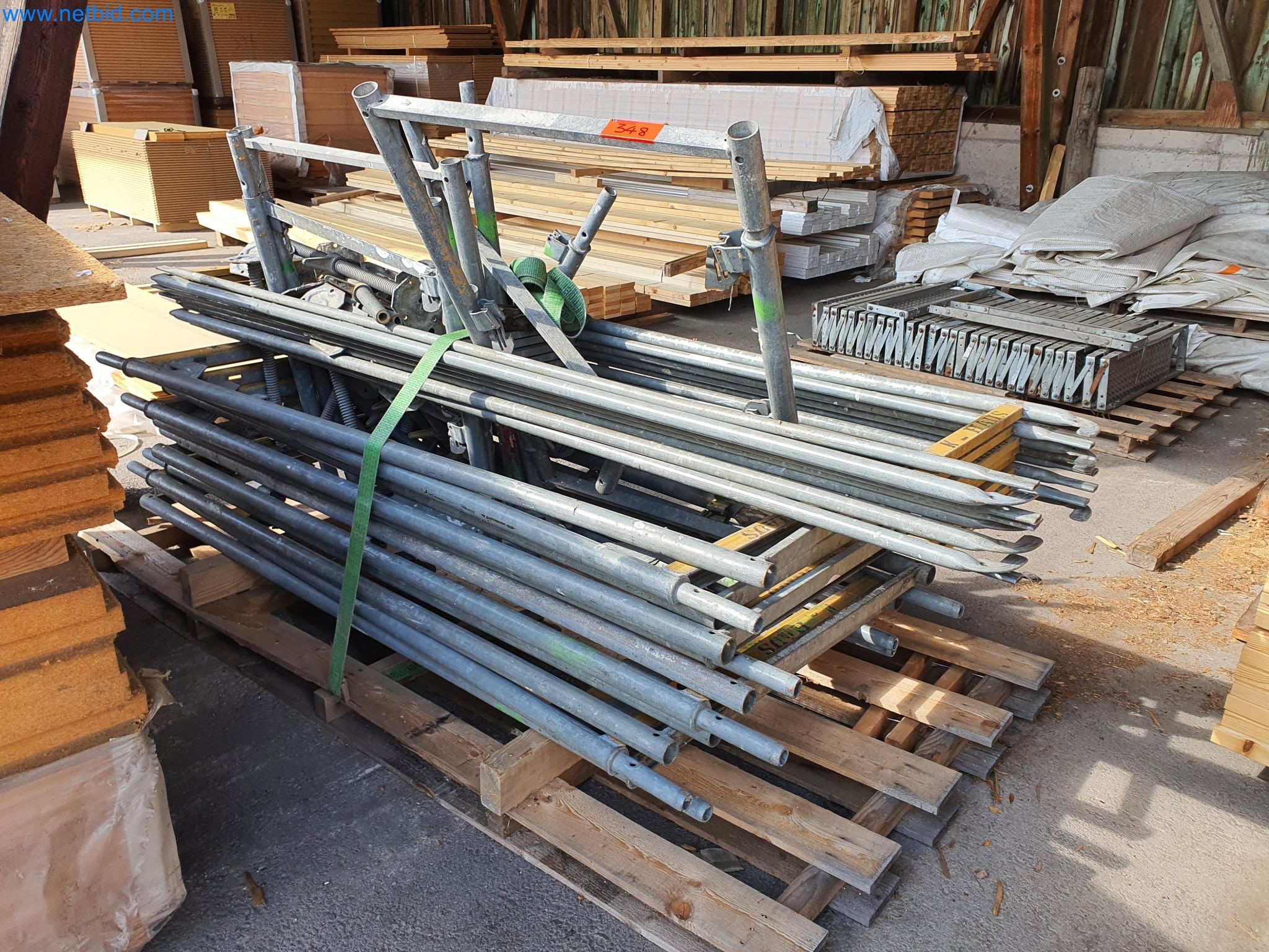 Dřevoobráběcí a kovoobráběcí stroje a sklad výrobce montovaných domů-9