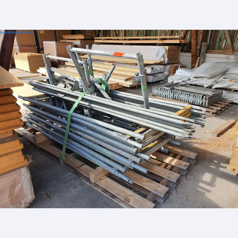 Máquinas para trabajar la madera y el metal y almacén de un fabricante de casas prefabricadas-9