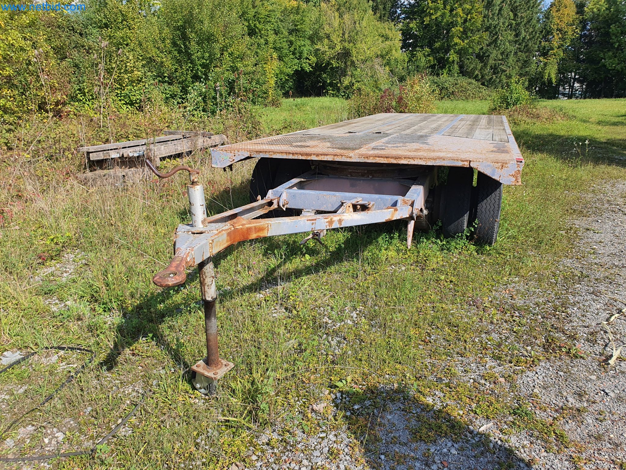 Stroji za obdelavo lesa in kovin ter skladišče proizvajalca montažnih hiš-1