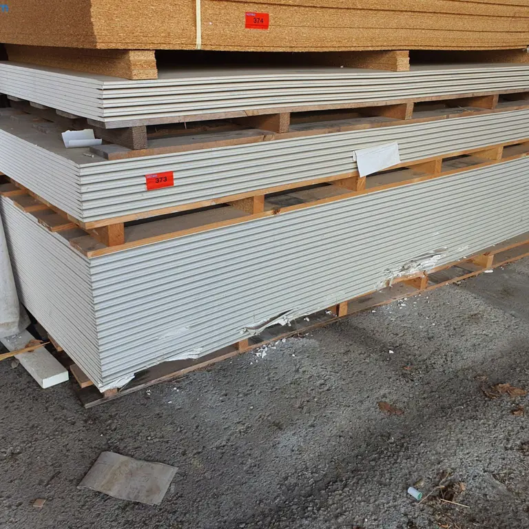 ca. 64 Rigips-Bauplatten