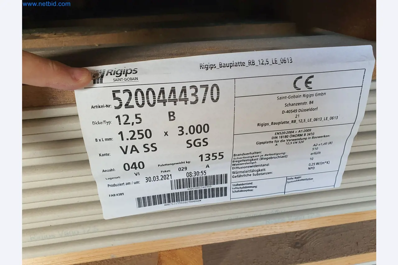 Woodworking and metalworking machines and warehouse of a prefabricated house manufacturer-2