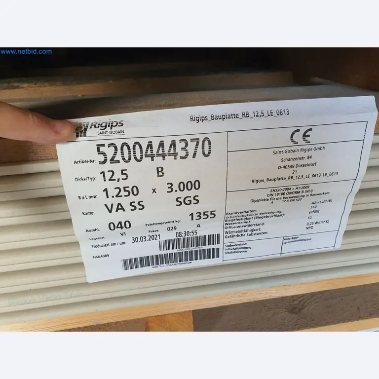 Woodworking and metalworking machines and warehouse of a prefabricated house manufacturer-2