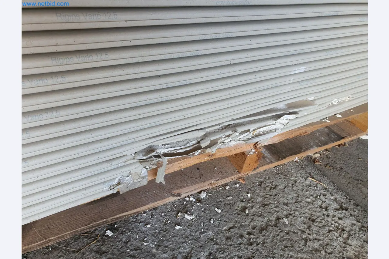 Woodworking and metalworking machines and warehouse of a prefabricated house manufacturer-3