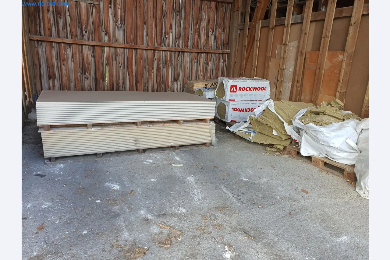 Holzbearbeitende- und metallbearbeitende Maschinen und Warenlager eines Fertighausherstellers -2