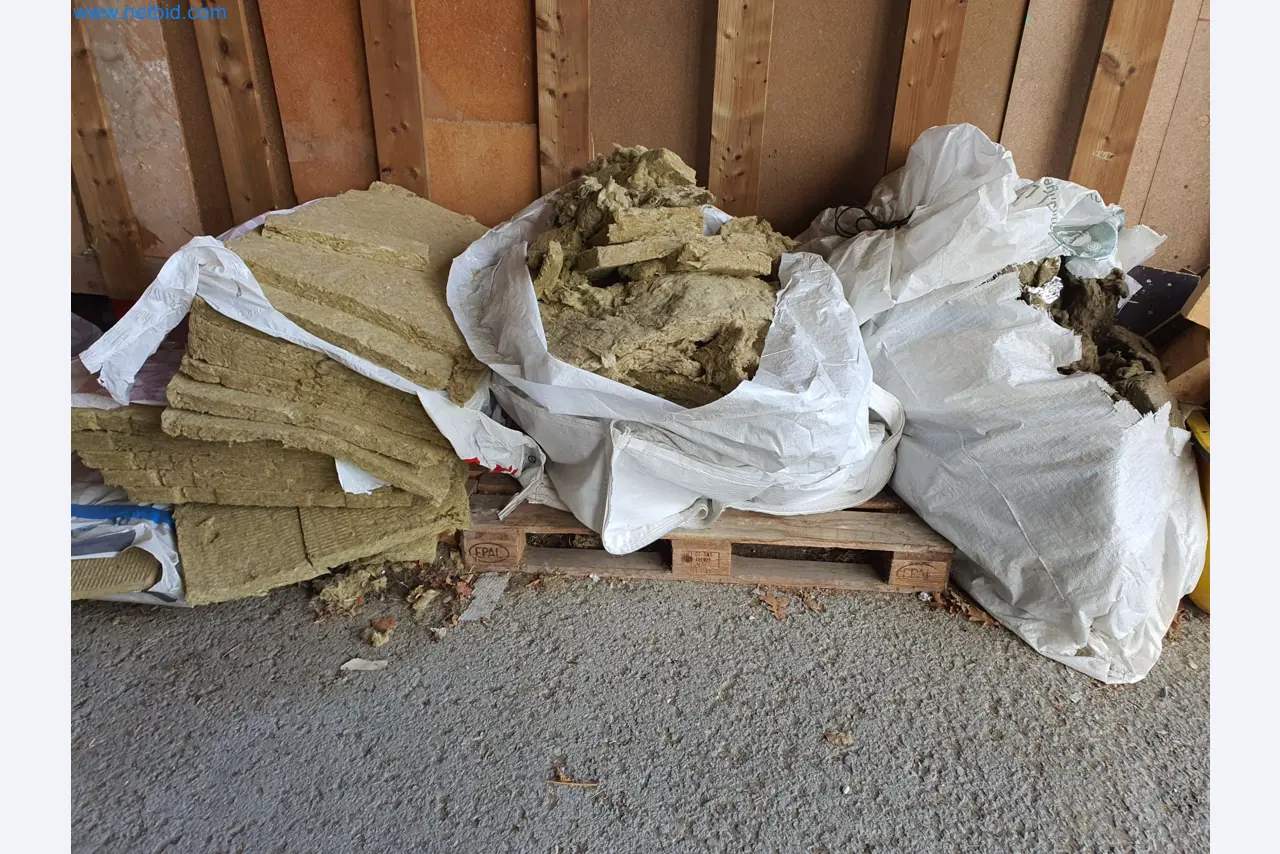 Holzbearbeitende- und metallbearbeitende Maschinen und Warenlager eines Fertighausherstellers -3