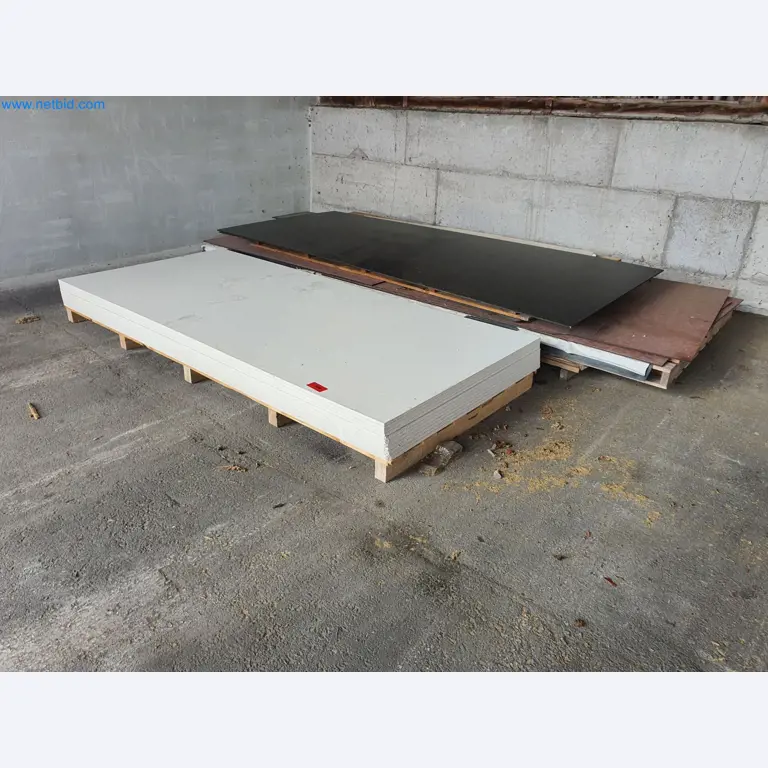 Máquinas para trabajar la madera y el metal y almacén de un fabricante de casas prefabricadas-1