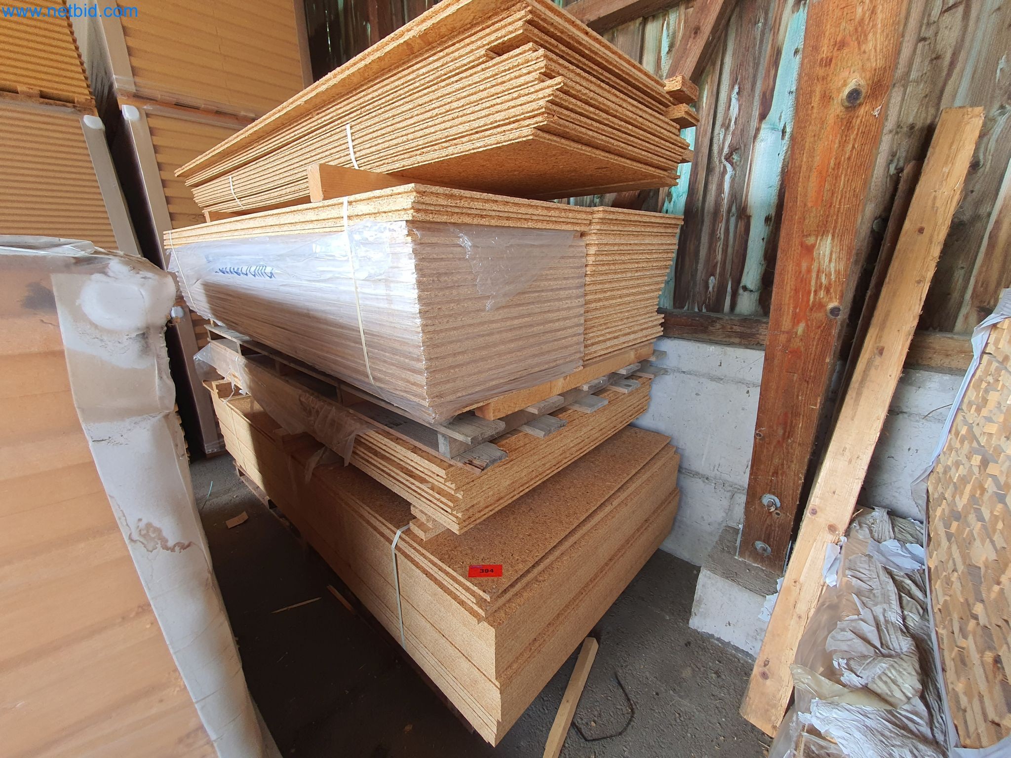 Stroji za obdelavo lesa in kovin ter skladišče proizvajalca montažnih hiš-3