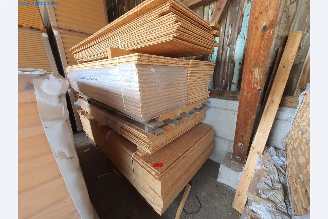 Holzbearbeitende- und metallbearbeitende Maschinen und Warenlager eines Fertighausherstellers -3