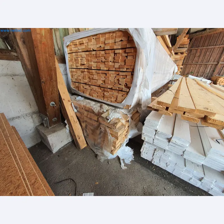 Machines voor hout- en metaalbewerking en magazijn van een fabrikant van geprefabriceerde huizen-4