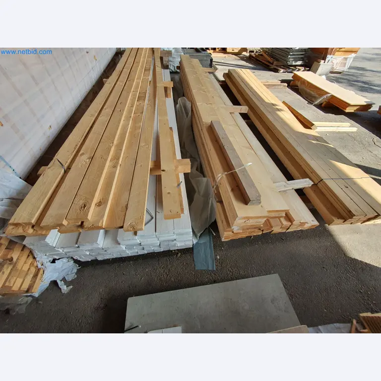 Machines voor hout- en metaalbewerking en magazijn van een fabrikant van geprefabriceerde huizen-5