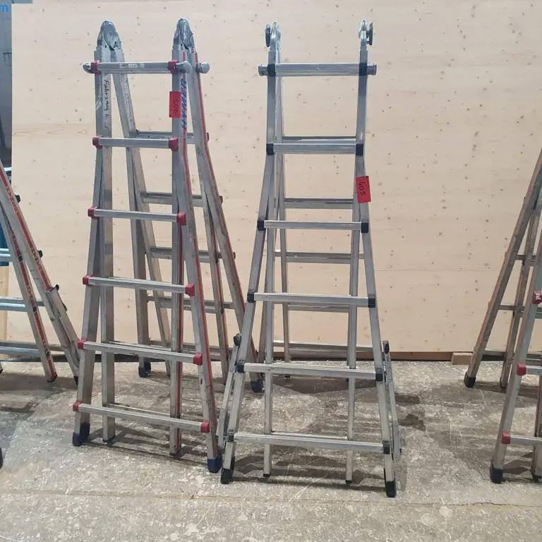 2 Teleskop-/Bockleiter Hymer
