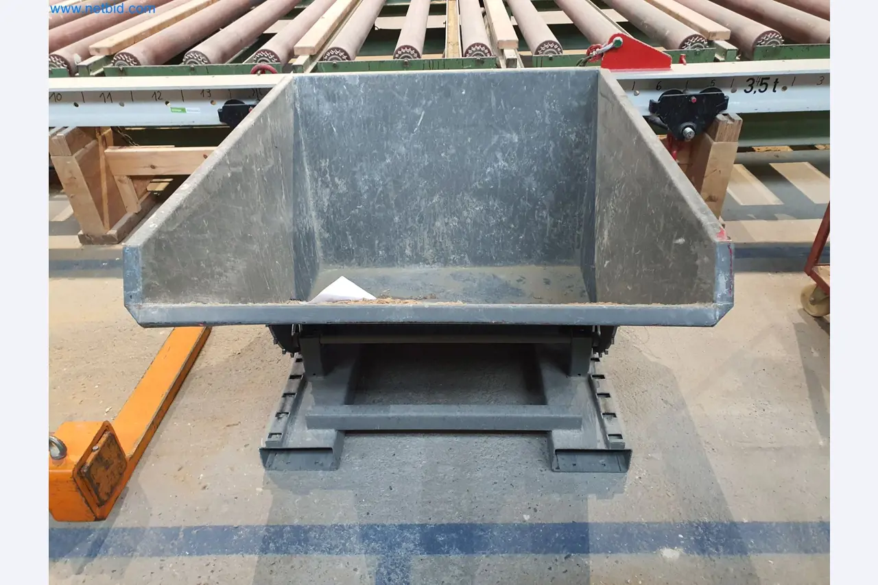 Máquinas para trabajar la madera y el metal y almacén de un fabricante de casas prefabricadas-3