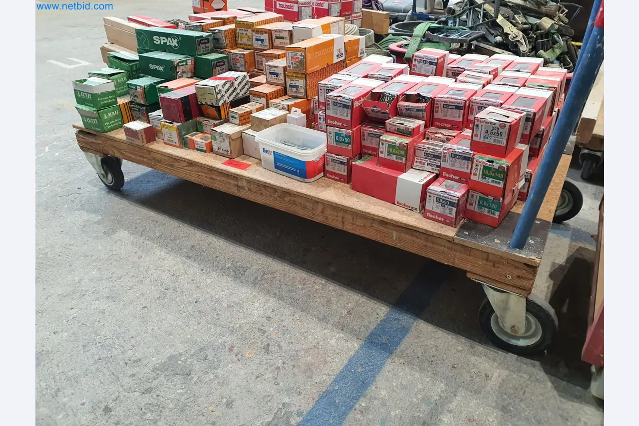 Máquinas para trabajar la madera y el metal y almacén de un fabricante de casas prefabricadas-3