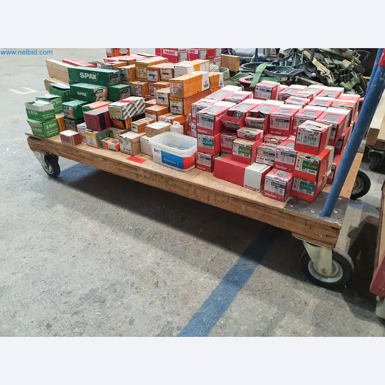 Máquinas para trabajar la madera y el metal y almacén de un fabricante de casas prefabricadas-3