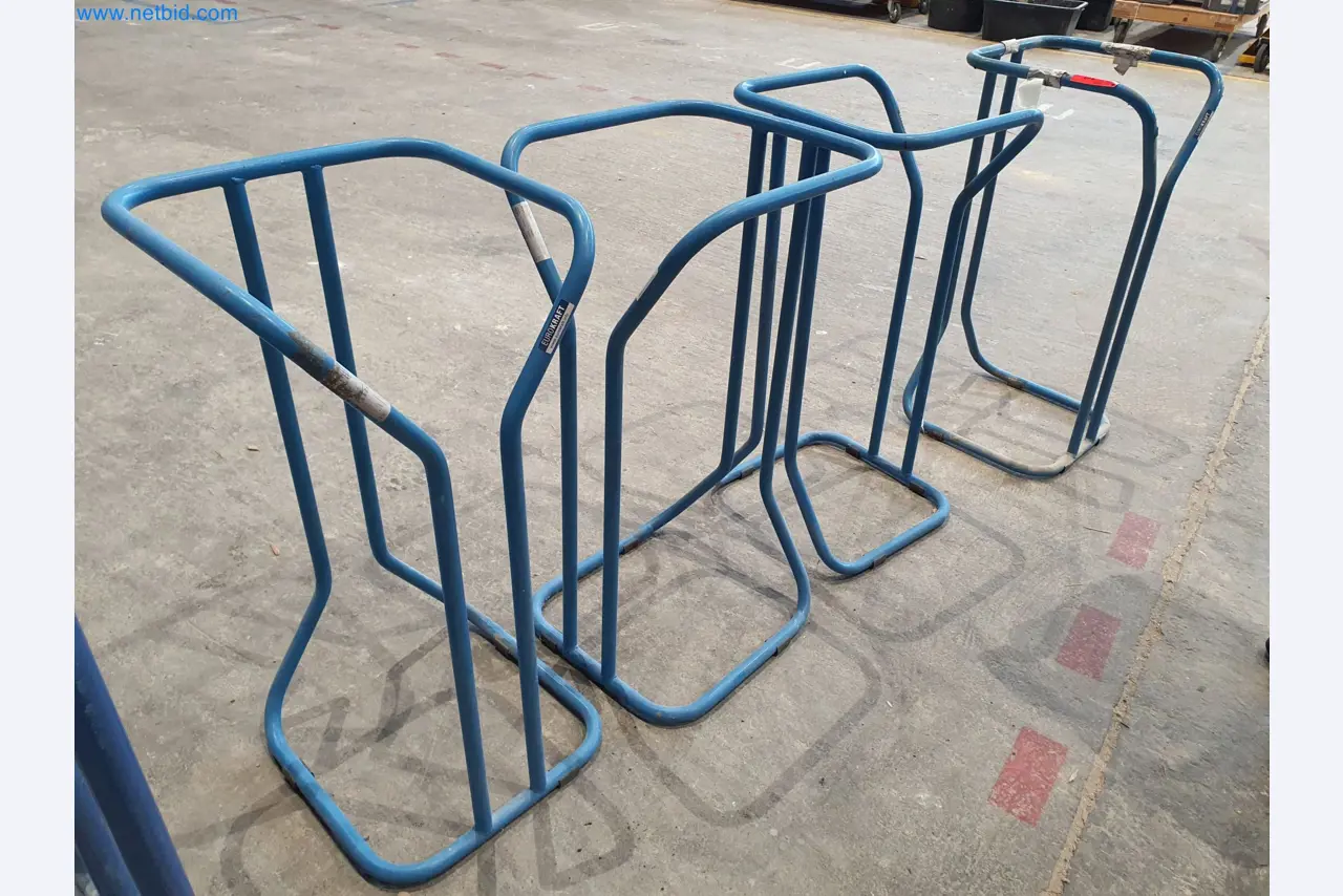 Máquinas para trabalhar madeira e metais e armazém de um fabricante de casas pré-fabricadas-1