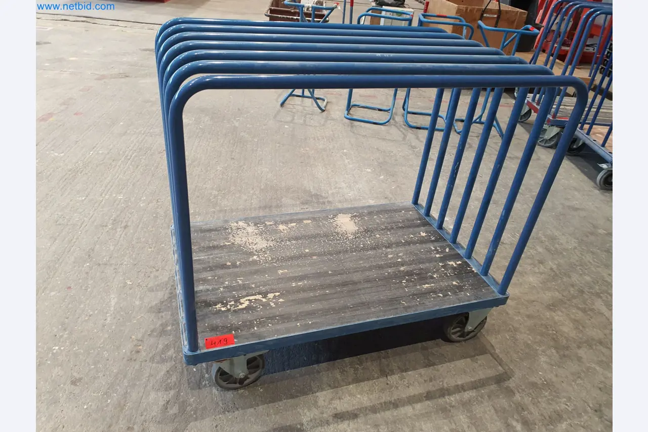 Máquinas para trabajar la madera y el metal y almacén de un fabricante de casas prefabricadas-1