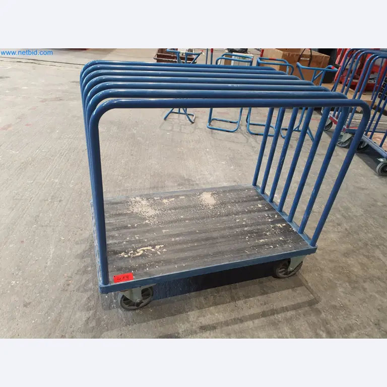 Máquinas para trabajar la madera y el metal y almacén de un fabricante de casas prefabricadas-1