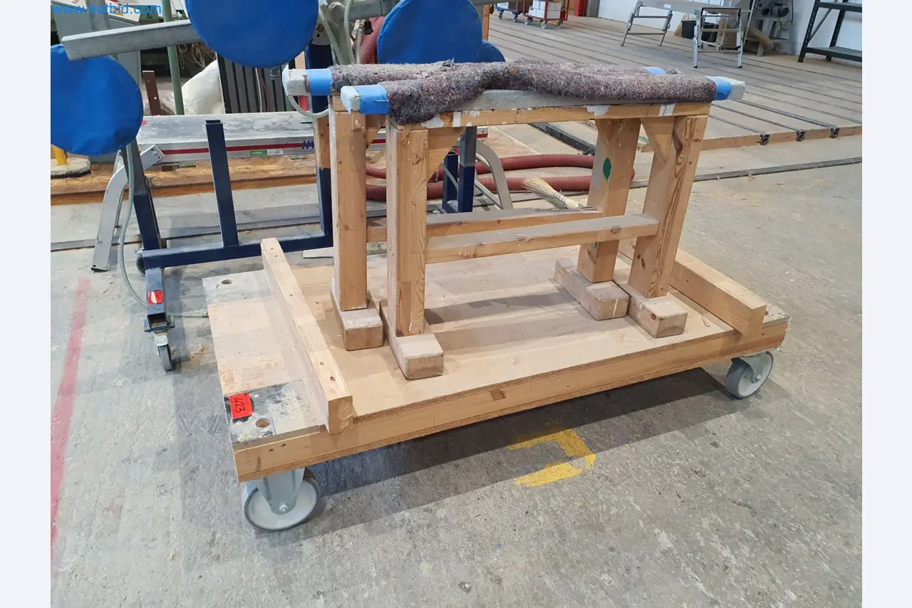 Máquinas para trabajar la madera y el metal y almacén de un fabricante de casas prefabricadas-1