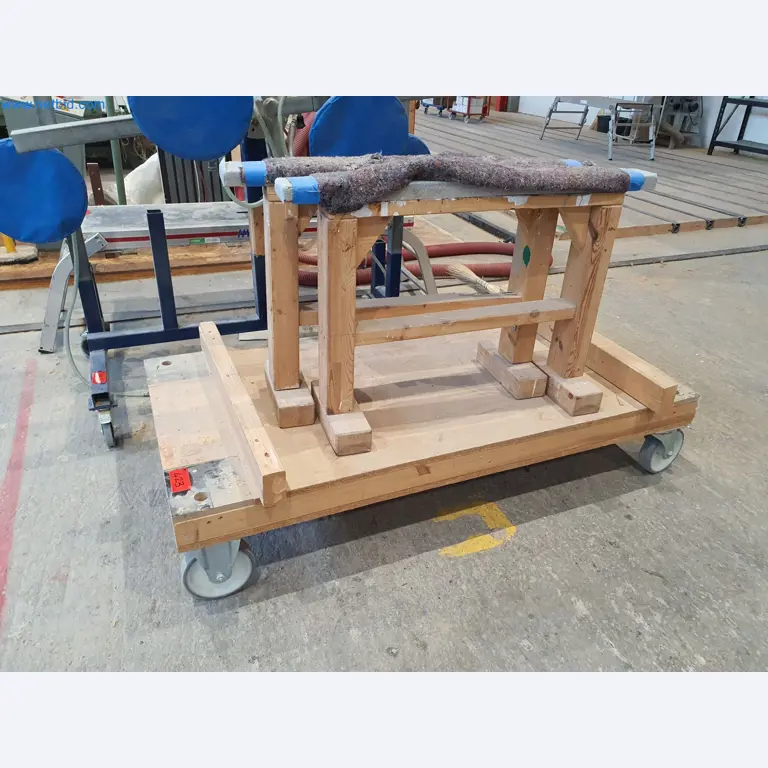 Máquinas para trabajar la madera y el metal y almacén de un fabricante de casas prefabricadas-1