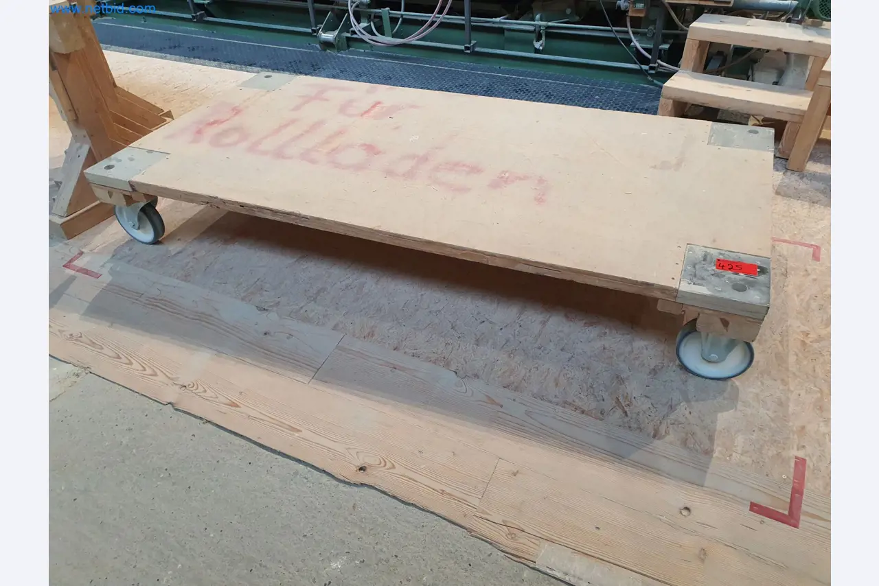 Máquinas para trabajar la madera y el metal y almacén de un fabricante de casas prefabricadas-1