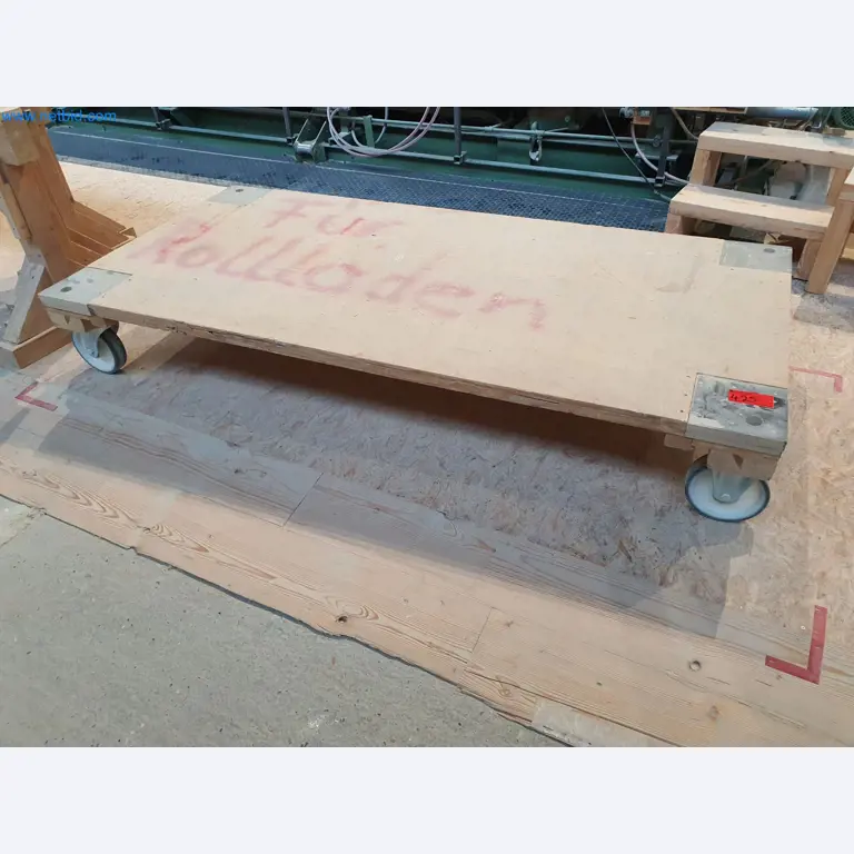 Máquinas para trabajar la madera y el metal y almacén de un fabricante de casas prefabricadas-1