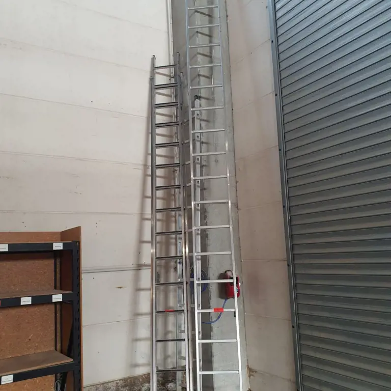 3 Anstellleitern/Teleskopleitern