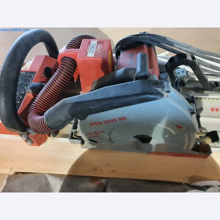 Machines pour le travail du bois et du métal et entrepôt d'un fabricant de maisons préfabriquées-4