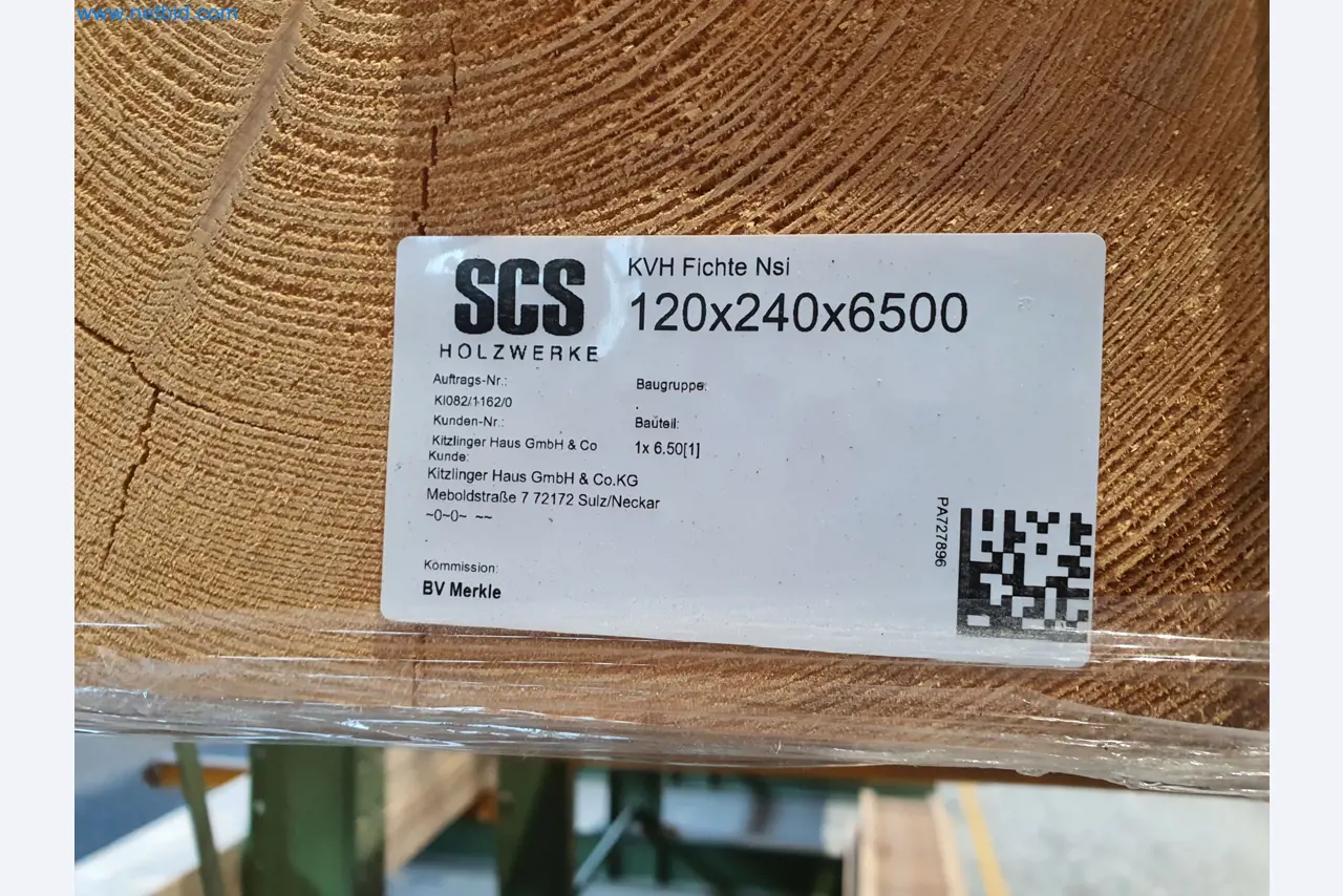 Machines pour le travail du bois et du métal et entrepôt d'un fabricant de maisons préfabriquées-4