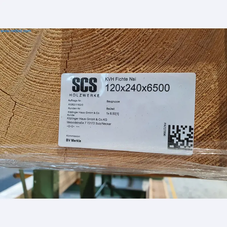 Machines pour le travail du bois et du métal et entrepôt d'un fabricant de maisons préfabriquées-4