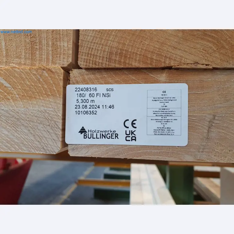 Machines pour le travail du bois et du métal et entrepôt d'un fabricant de maisons préfabriquées-5