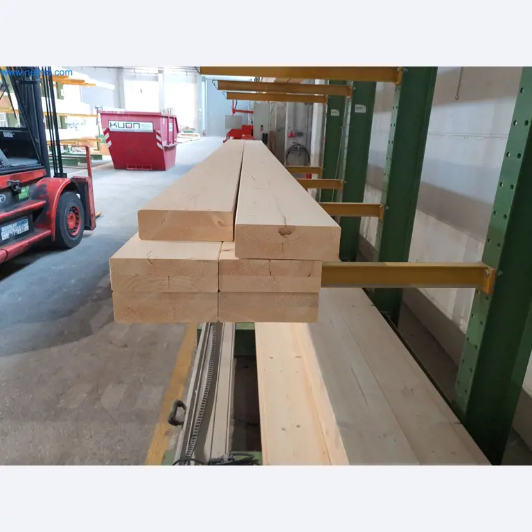 Machines pour le travail du bois et du métal et entrepôt d'un fabricant de maisons préfabriquées-4