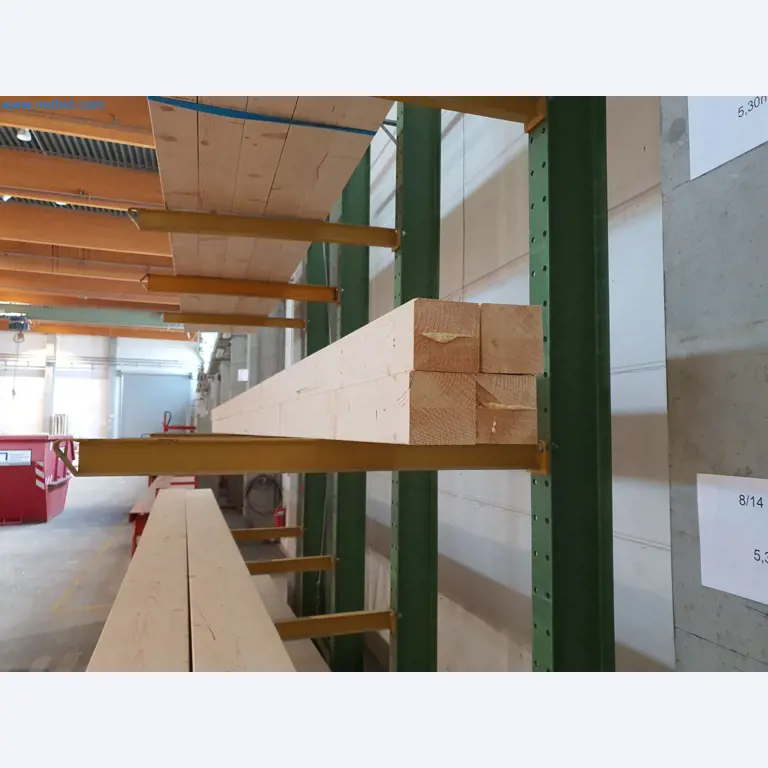 Machines pour le travail du bois et du métal et entrepôt d'un fabricant de maisons préfabriquées-5