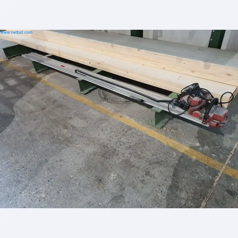 Machines pour le travail du bois et du métal et entrepôt d'un fabricant de maisons préfabriquées-1