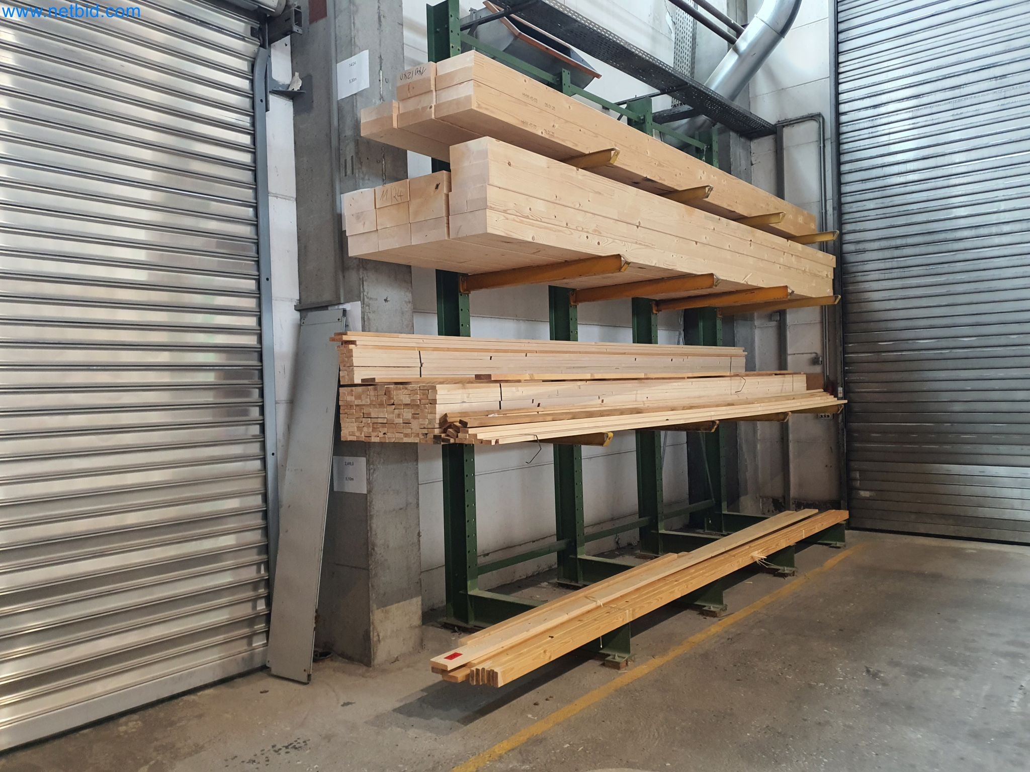 Holzbearbeitende- und metallbearbeitende Maschinen und Warenlager eines Fertighausherstellers -1