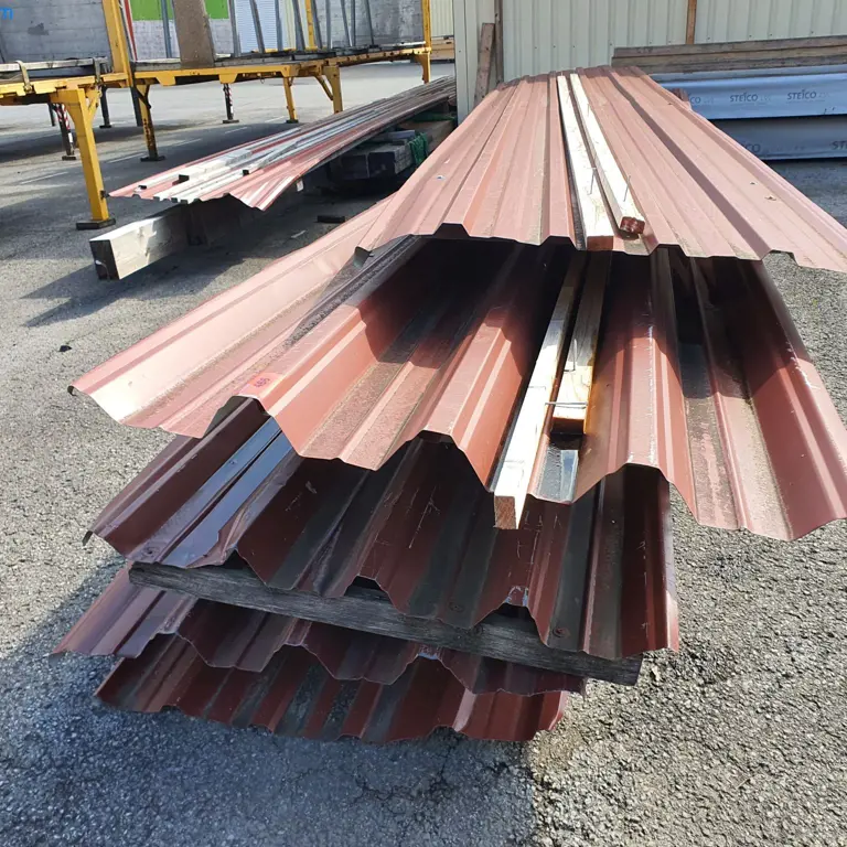 ca. 8 Profildachabeckungen