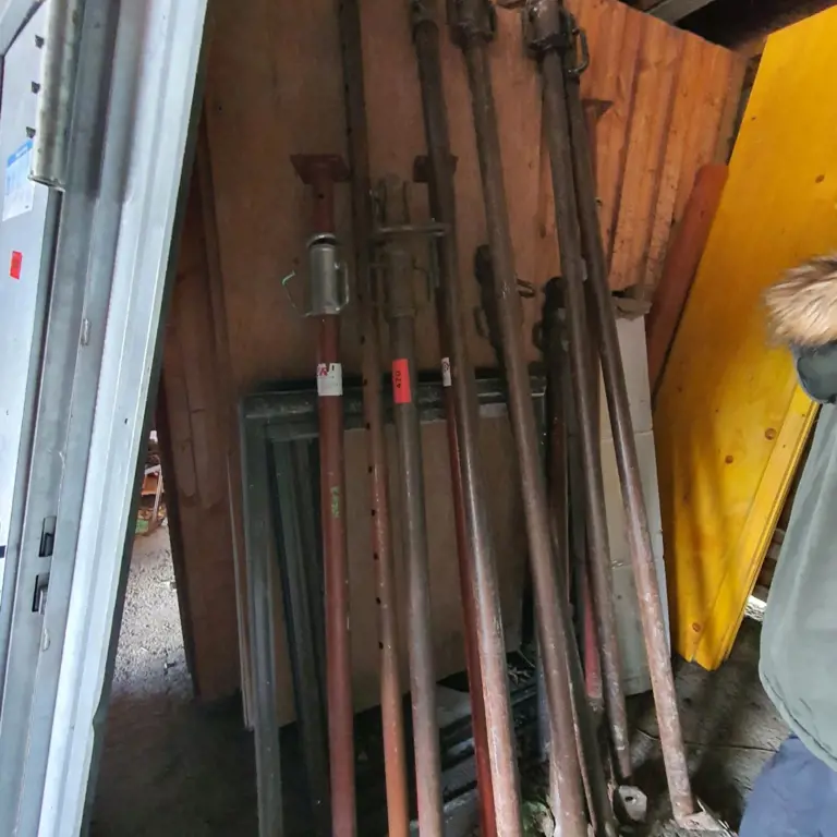 ca. 11 Schrägstützen