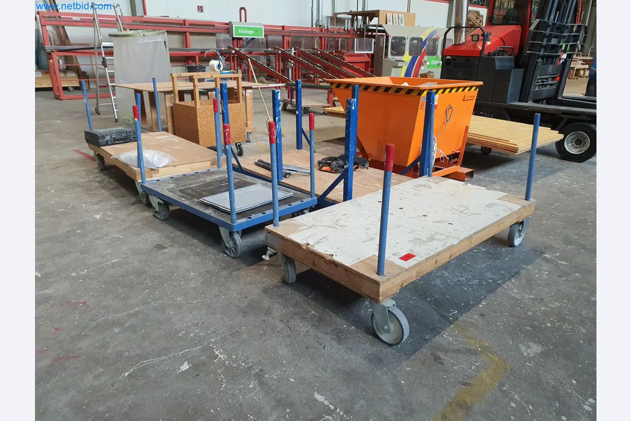 Máquinas para trabajar la madera y el metal y almacén de un fabricante de casas prefabricadas-1