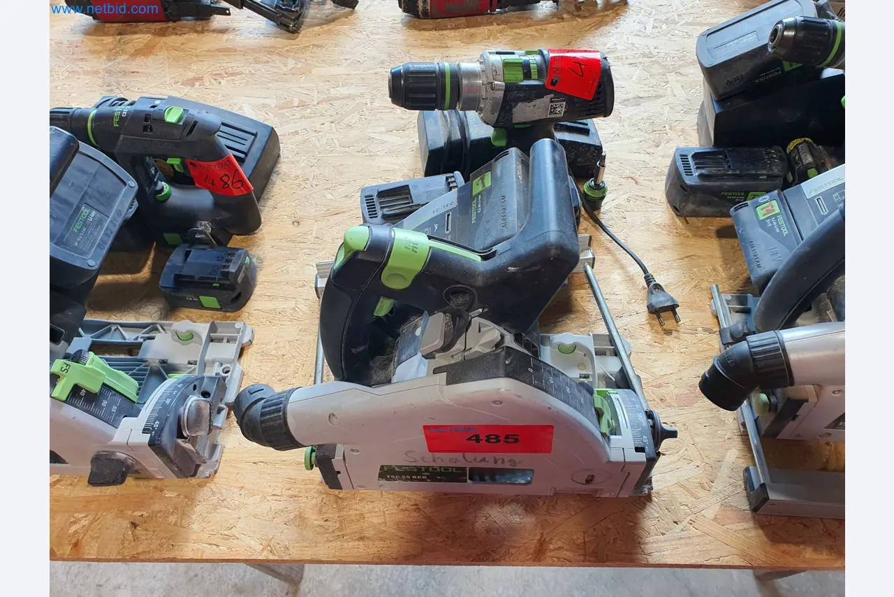 Holzbearbeitende- und metallbearbeitende Maschinen und Warenlager eines Fertighausherstellers -1